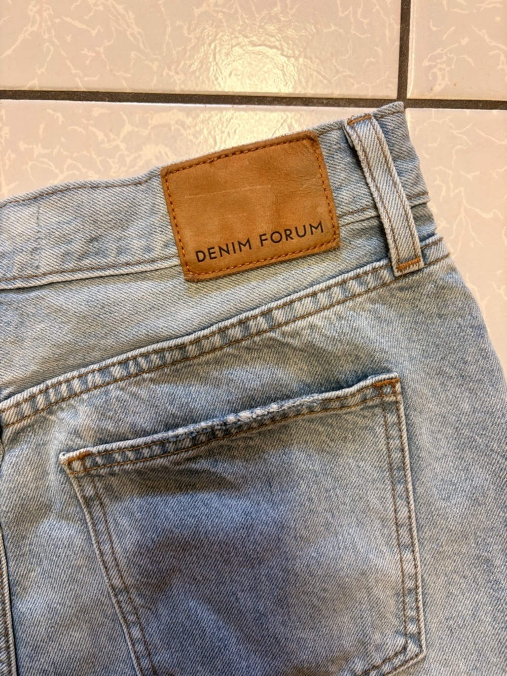 Aritzia Denim Forum Shorts - Picture 3 of 6